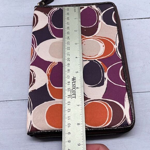 Coach Tablet Case Small Jacquard Fabric Zipper Logo Ereader Kindle - Picture 9 of 9